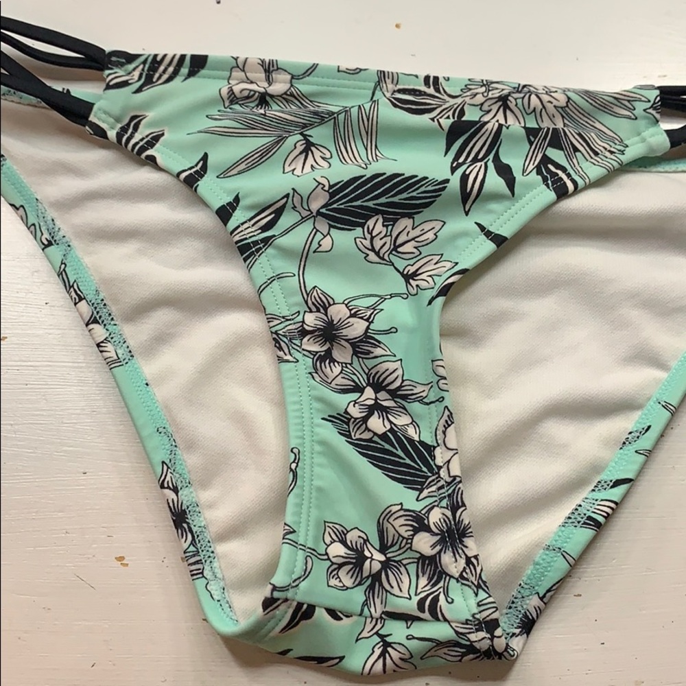 Xhilaration bathing suit bottom